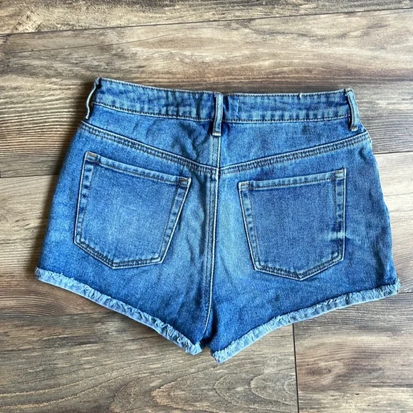 High Rise Short - Picture 3 of 4